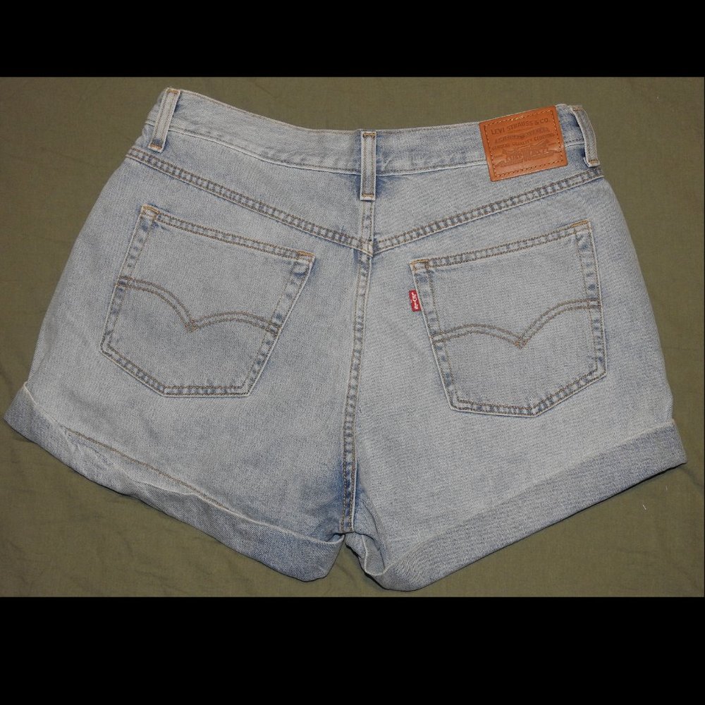 Levis High-Waisted Shorts
